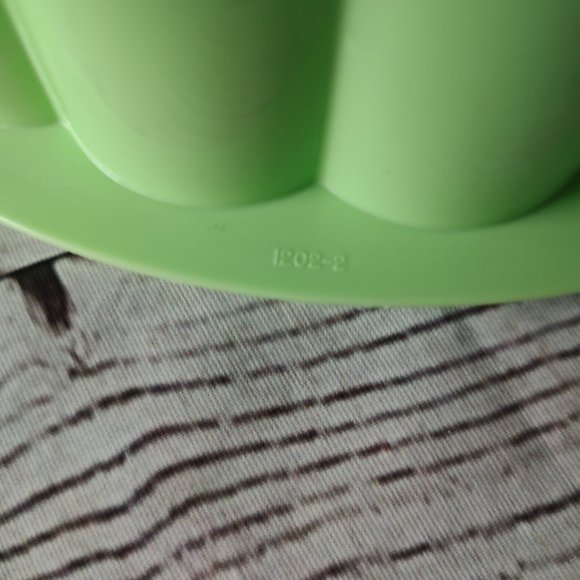 Vintage Tupperware Mint Green Jello Gelatin Ice Mold 3PC 1201-1, 1202-2, 1203-2 - Picture 6 of 9